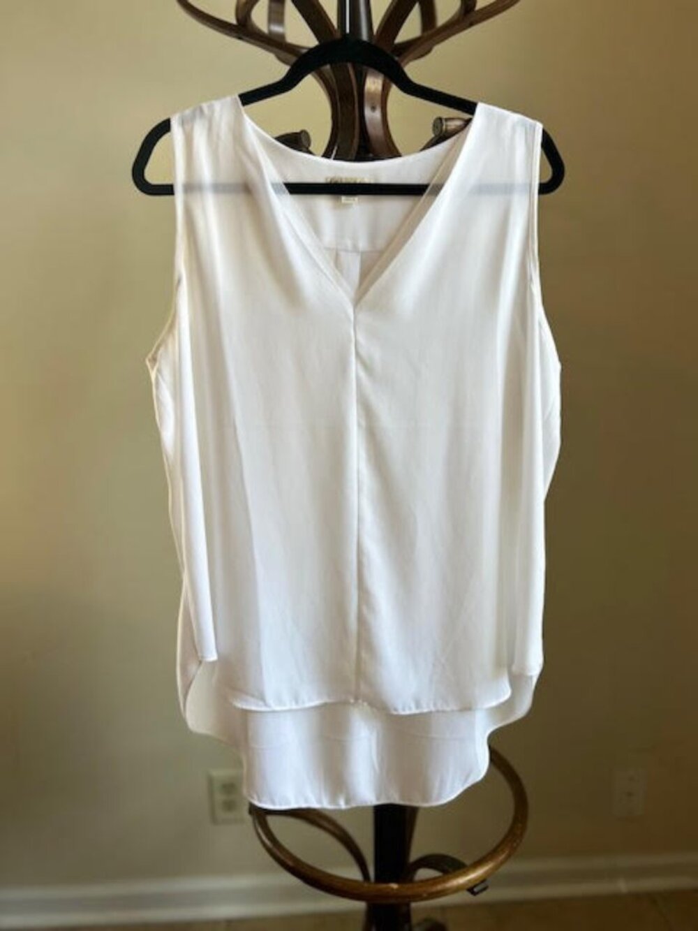 Cato White Sleeveless V-Neck Blouse XL
